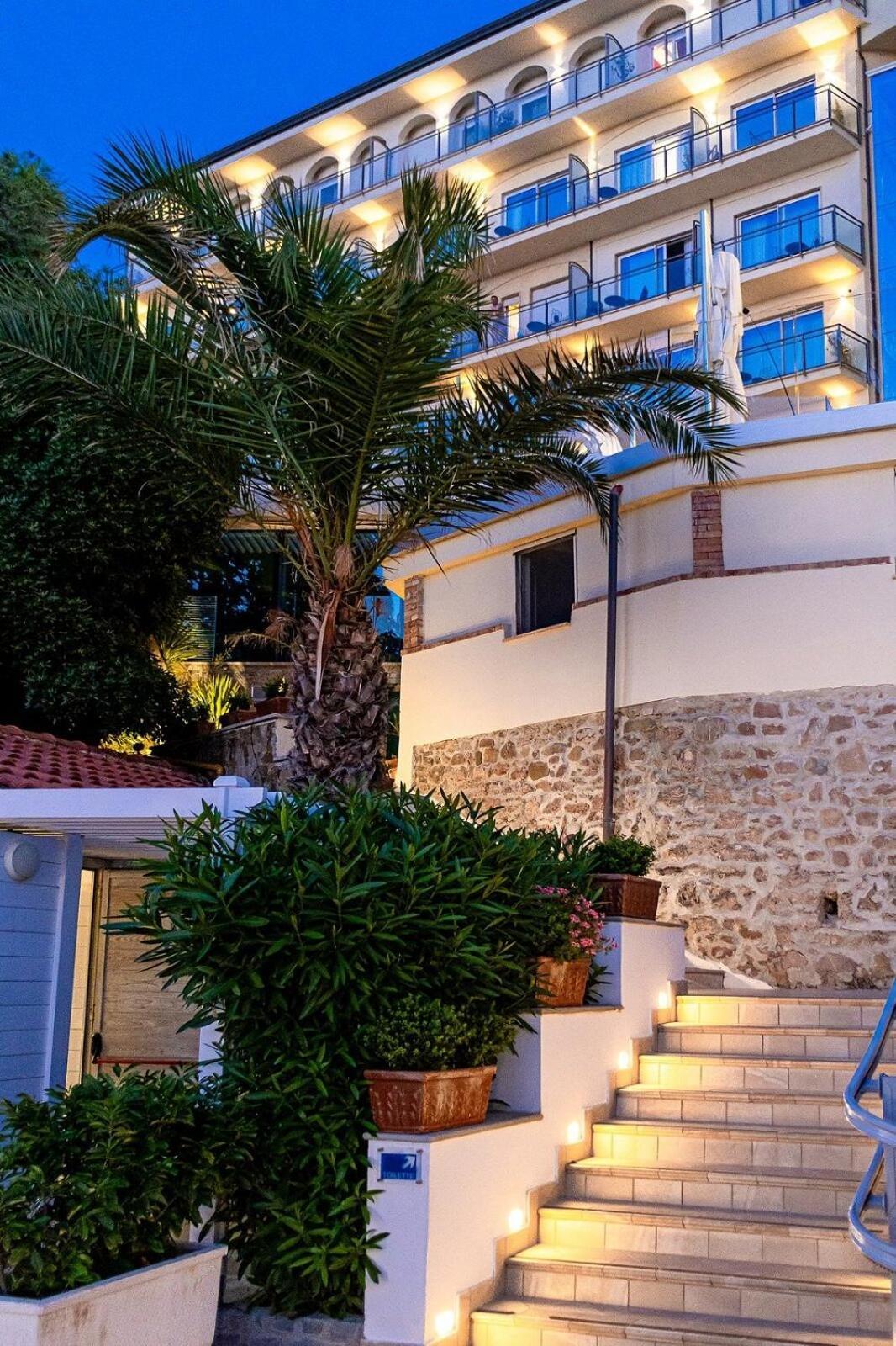 Hotel Grand Santa Maria 4*
