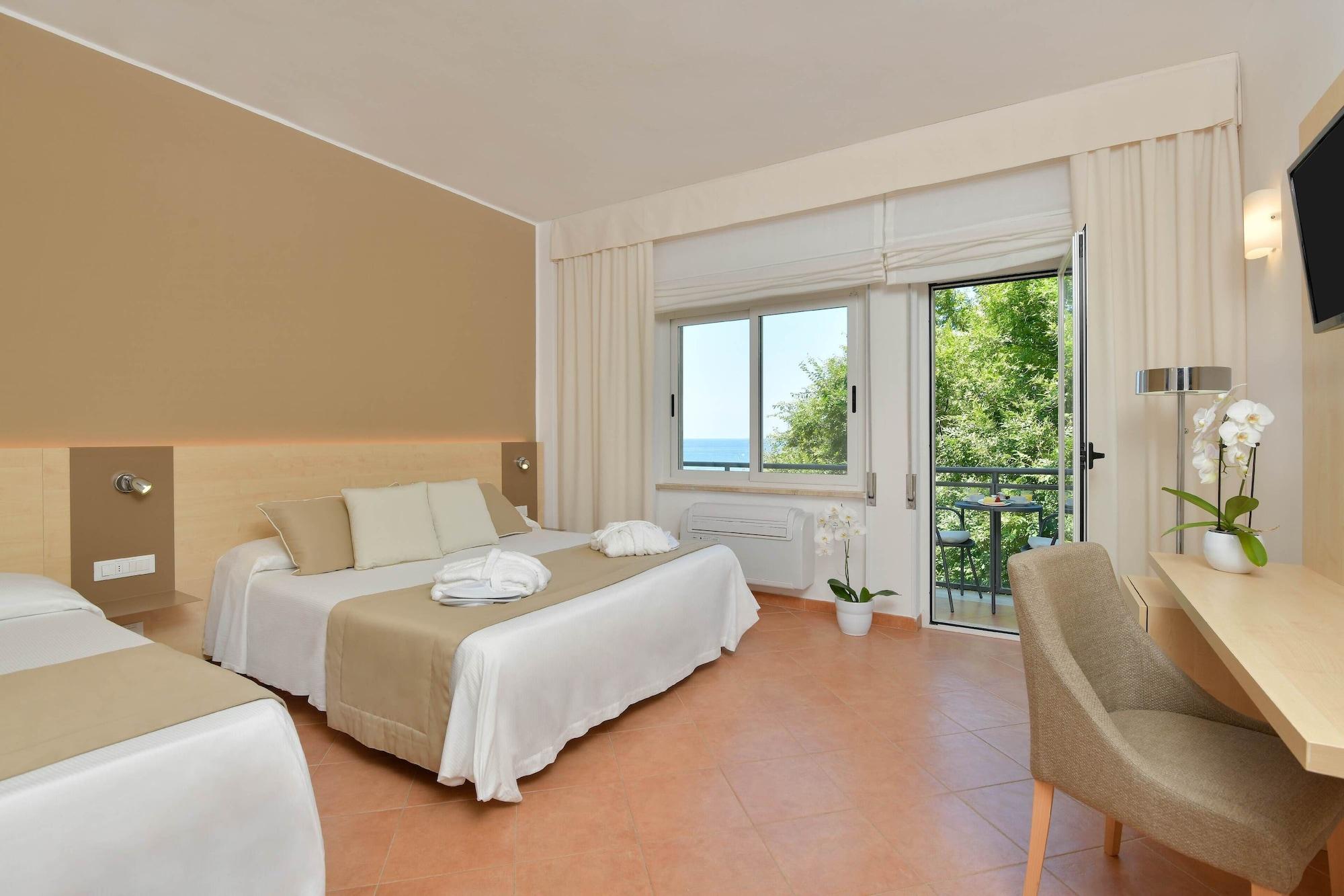 Hotel Grand Santa Maria 4*