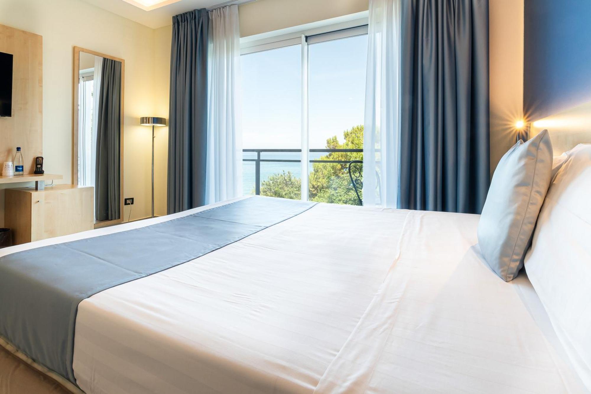 Grand Santa Maria Hotel 4*